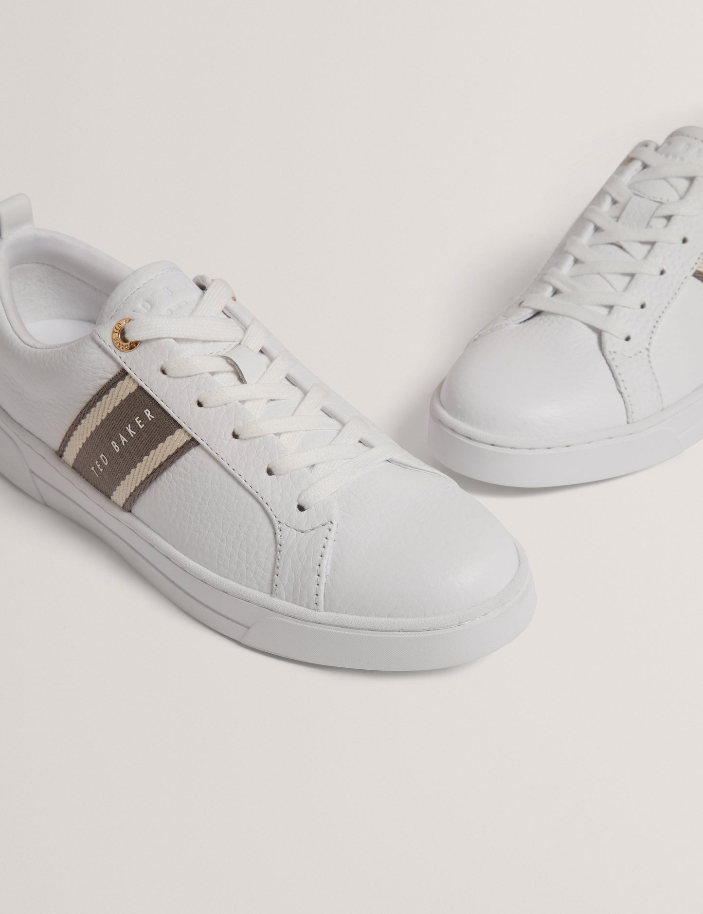 BAILLY: Webbing Detail Trainer