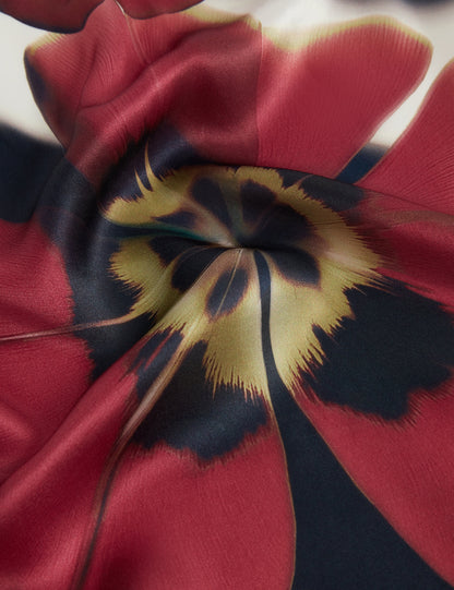 JEEANN: Floral Printed Silk Square Scarf