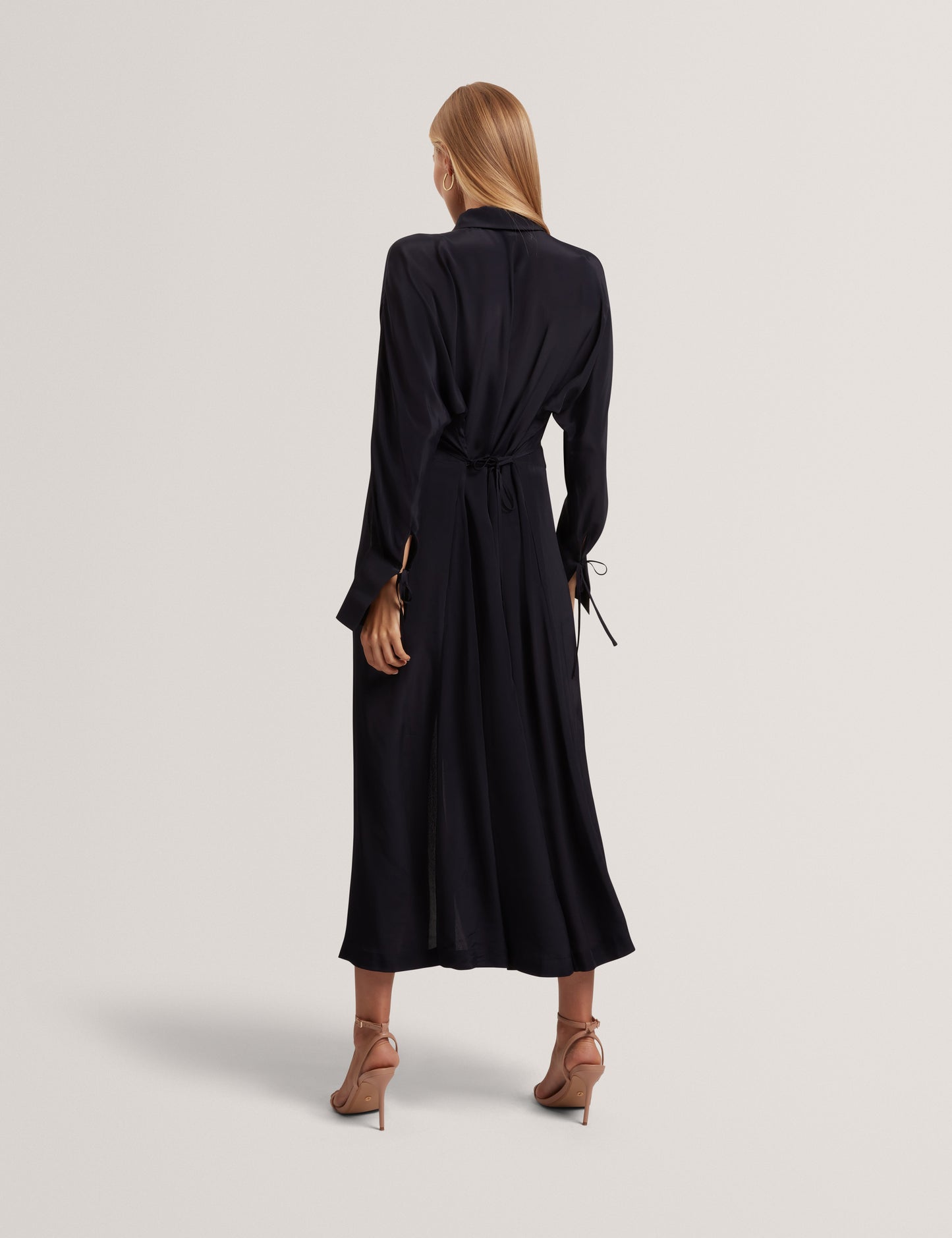RHAEAA: Tie Detail Midi Shirt Dress