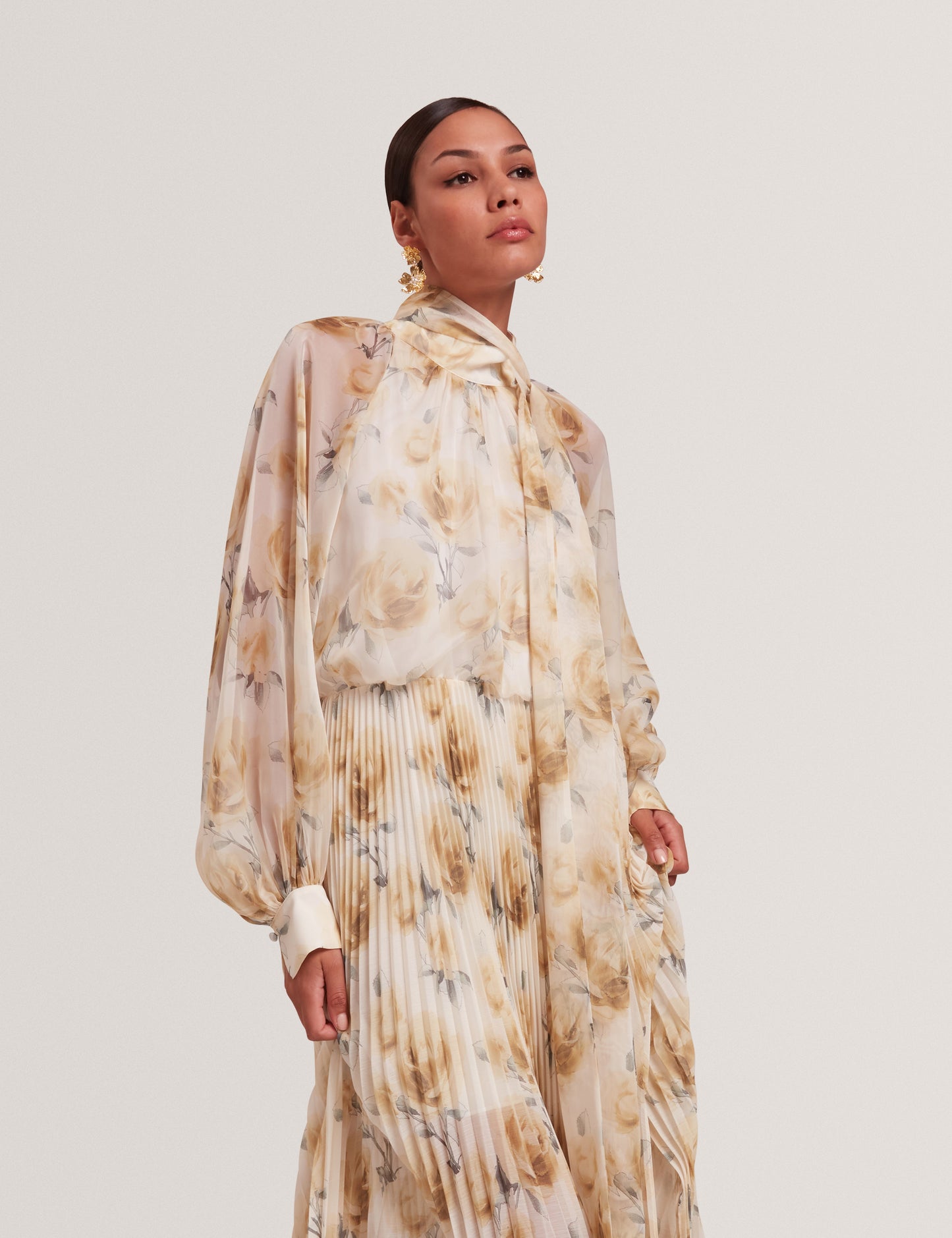 PATSIE: Tie Detail Long Sleeve Floral Maxi Dress