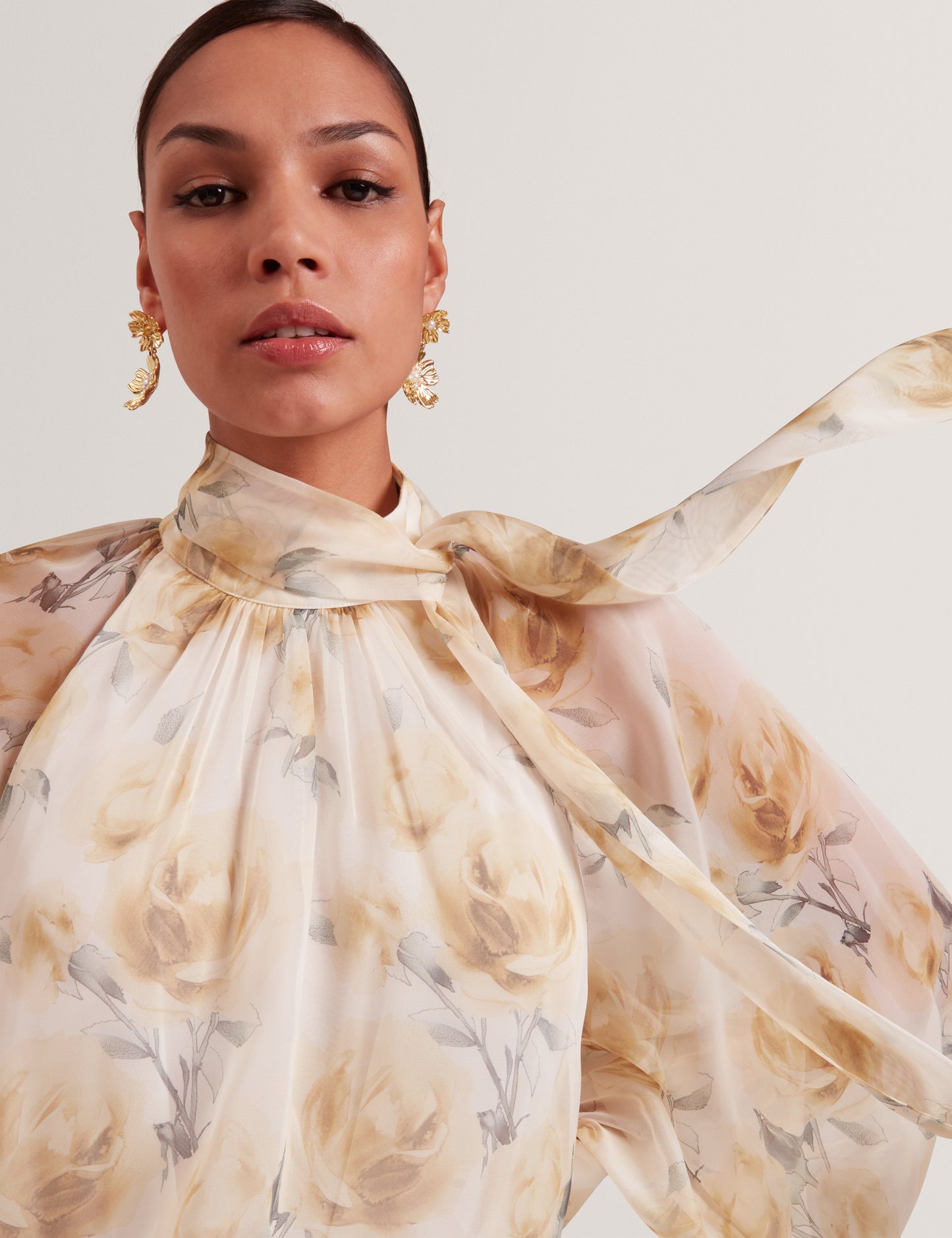 PATSIE: Tie Detail Long Sleeve Floral Maxi Dress