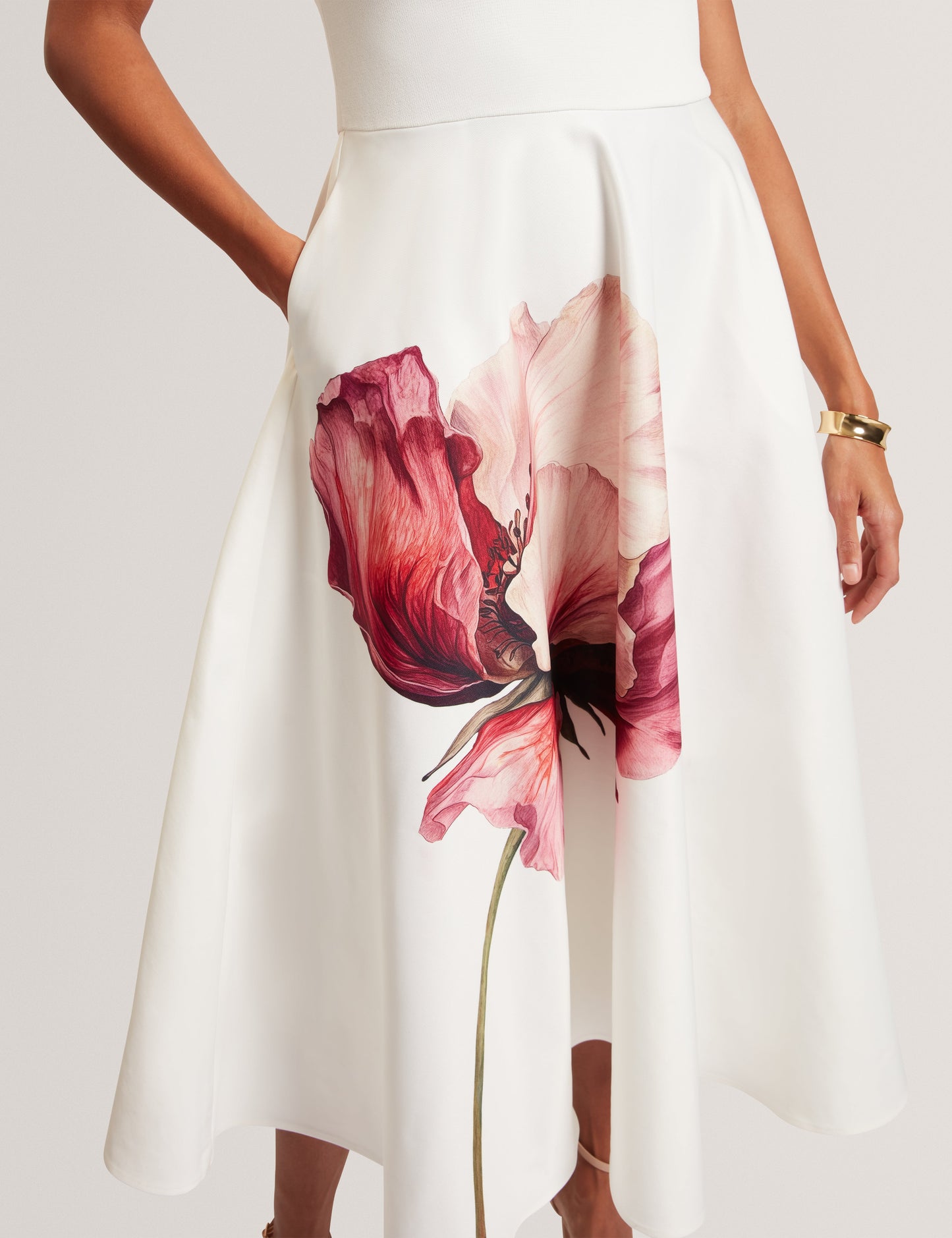 CRISANT: Printed Tulip Sleeve Mockable Dress