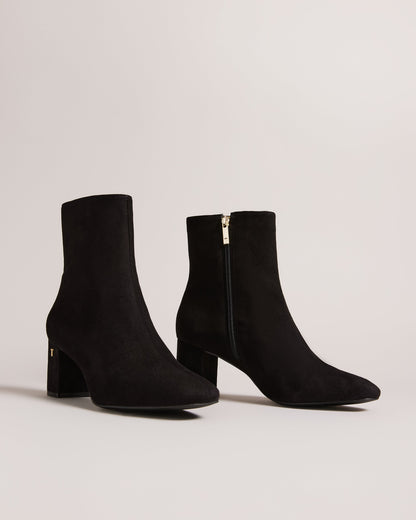 Women's Neomie Black