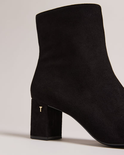 Women's Neomie Black