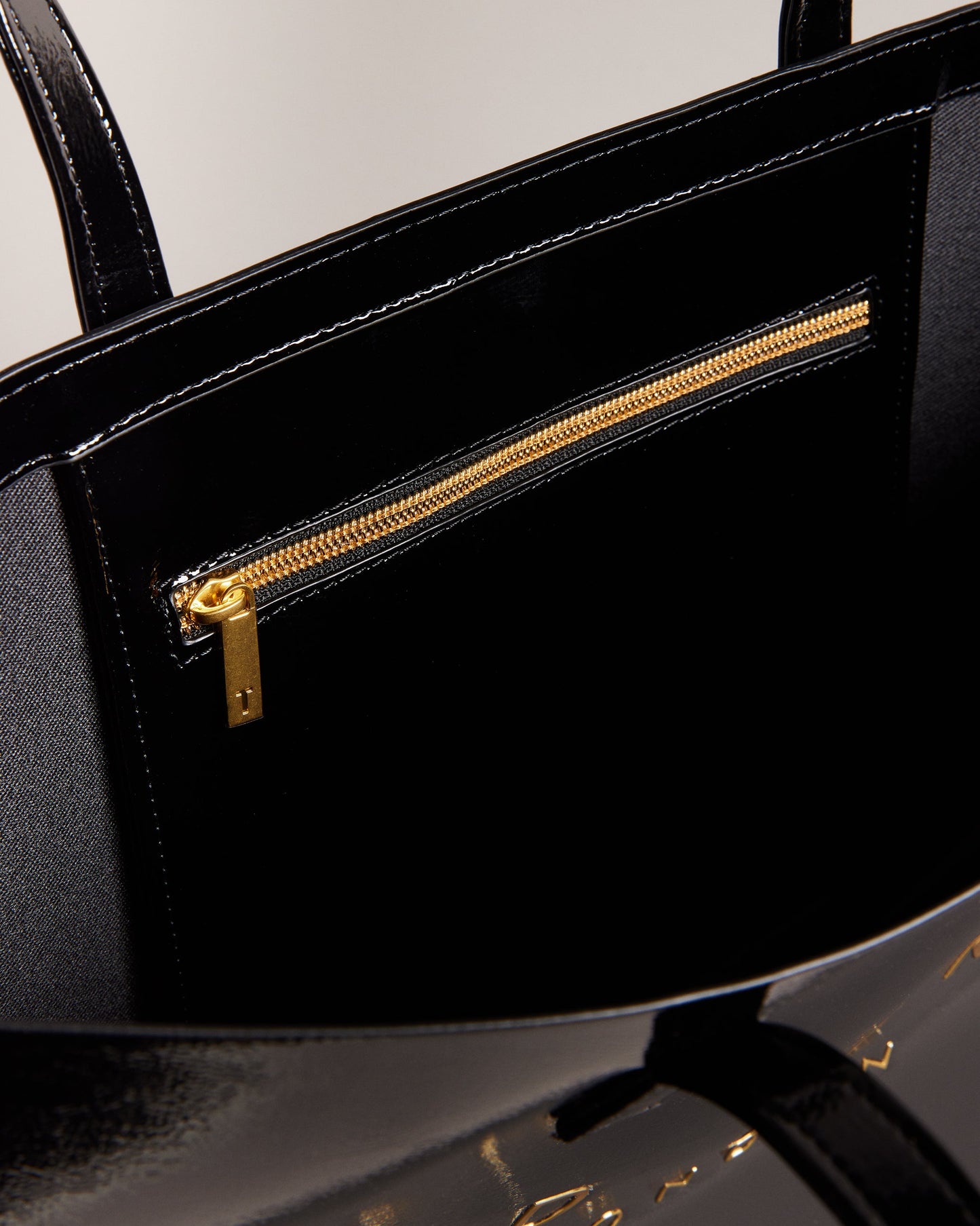 CRIKON: Extra Large Icon Bag