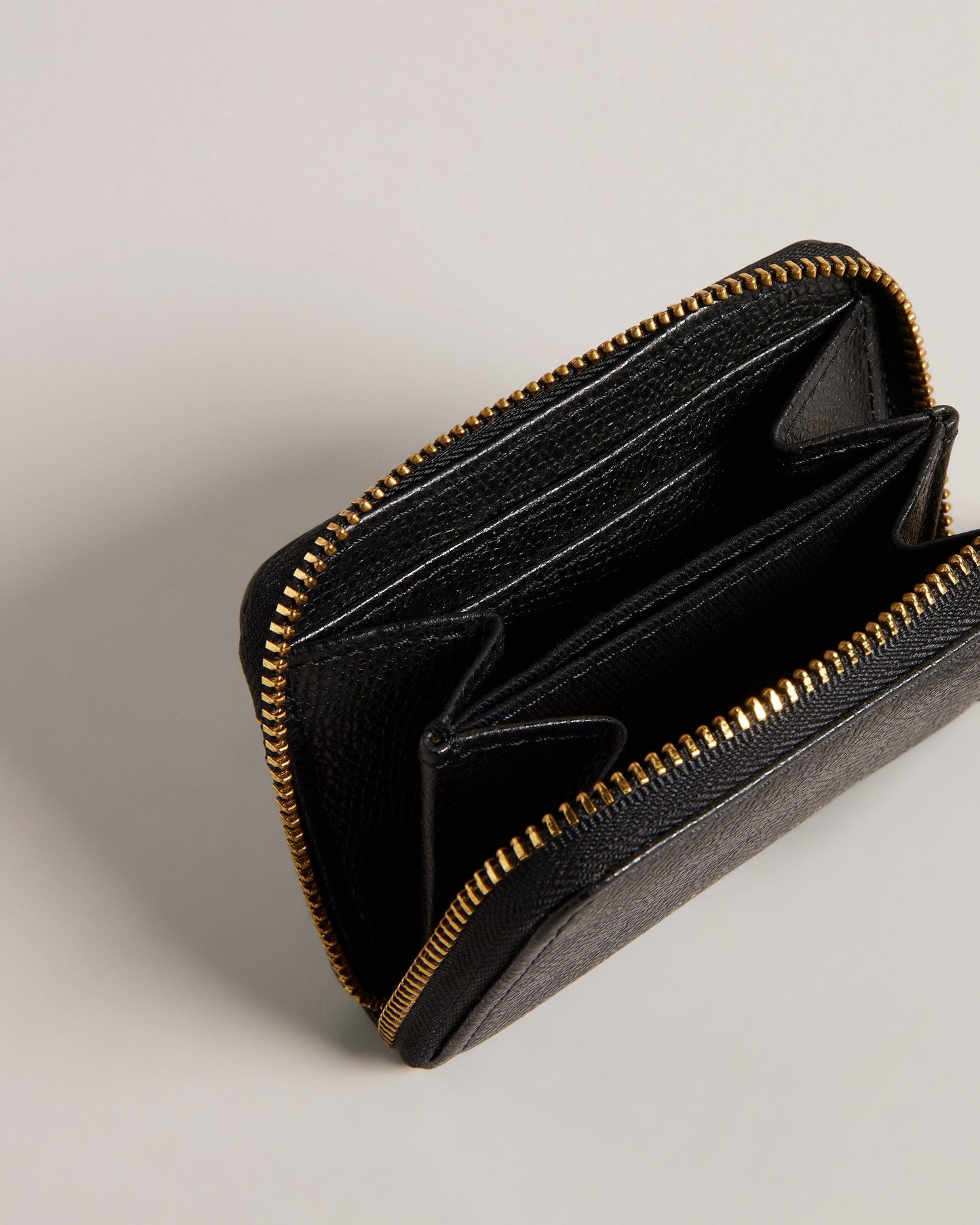 Women's Wesmin-Padlock Detail Small Leather Purse Black