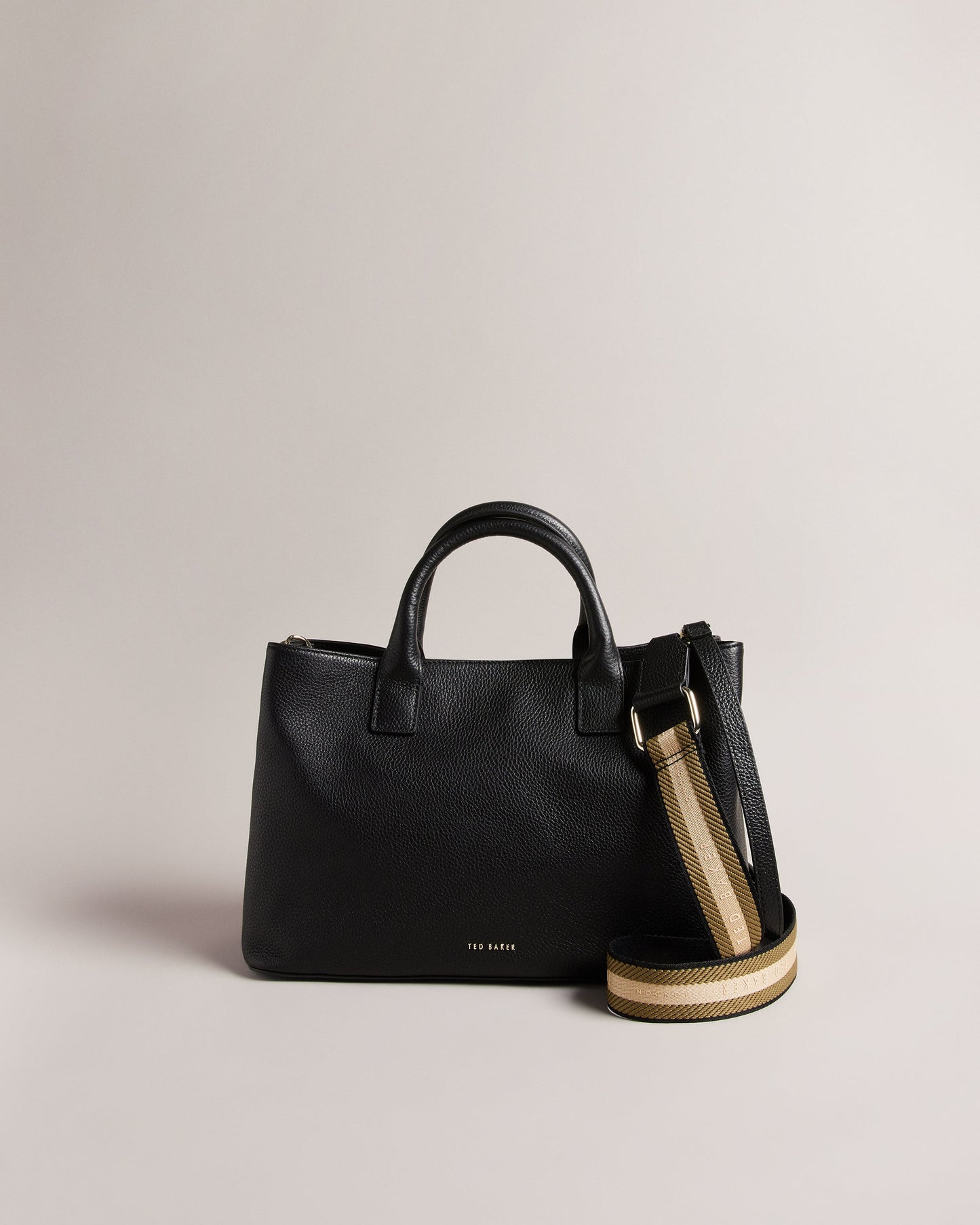 Women's Winisie Black