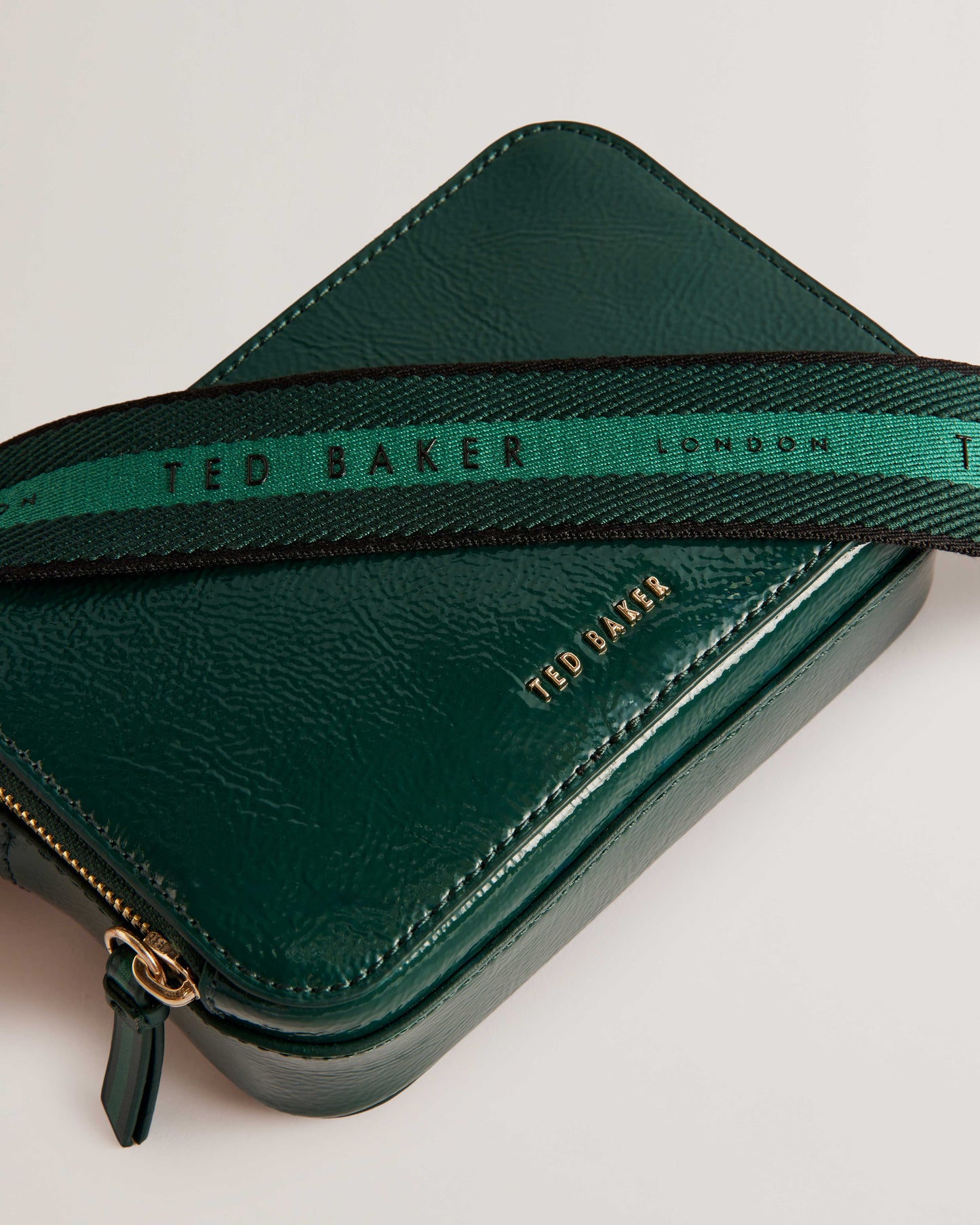 Women's Stunwa-Webbing Leather Crinkle Crossbody Mid-Green