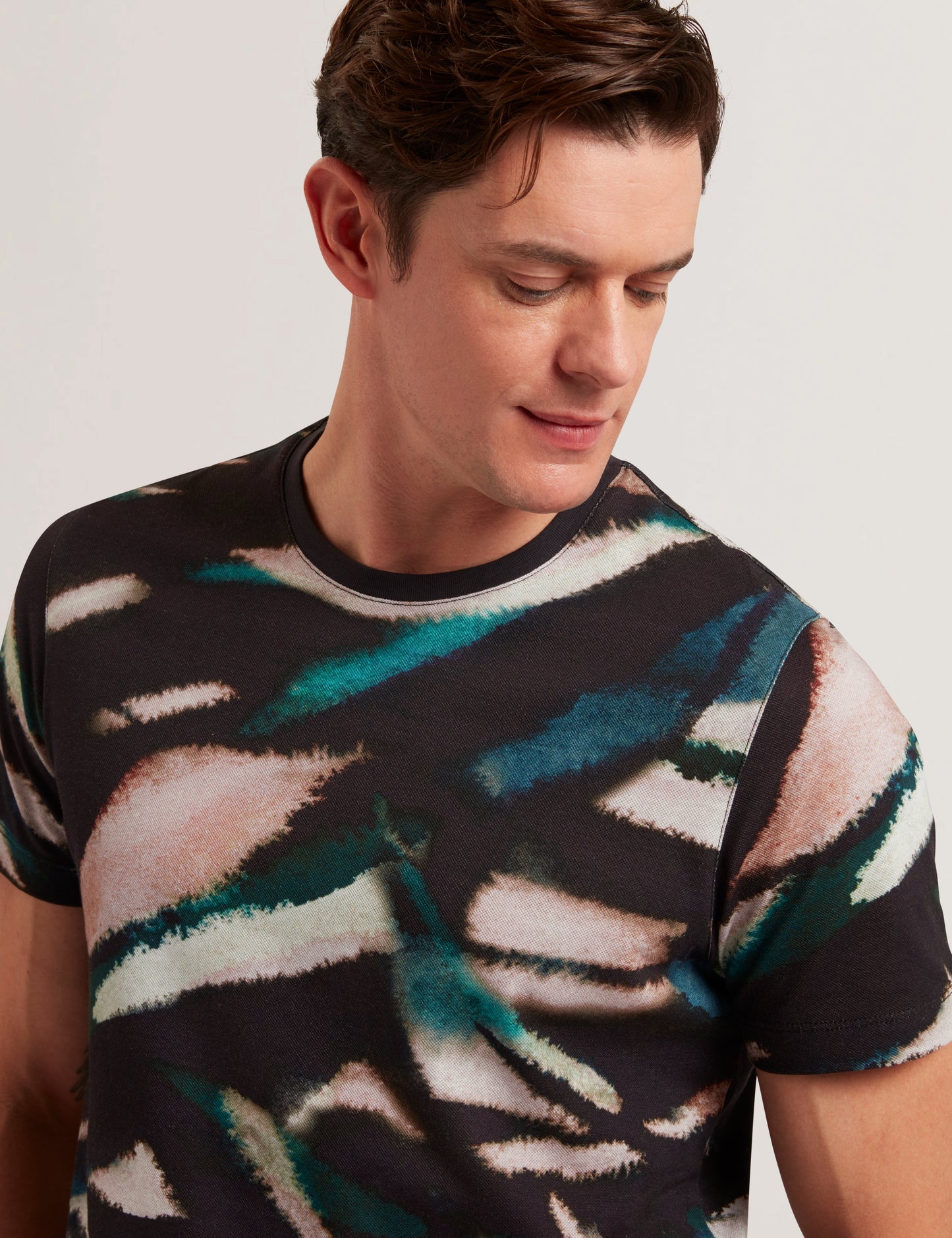 Men's WILSDOR-SS All-Over Leaf Printed T-Shirt