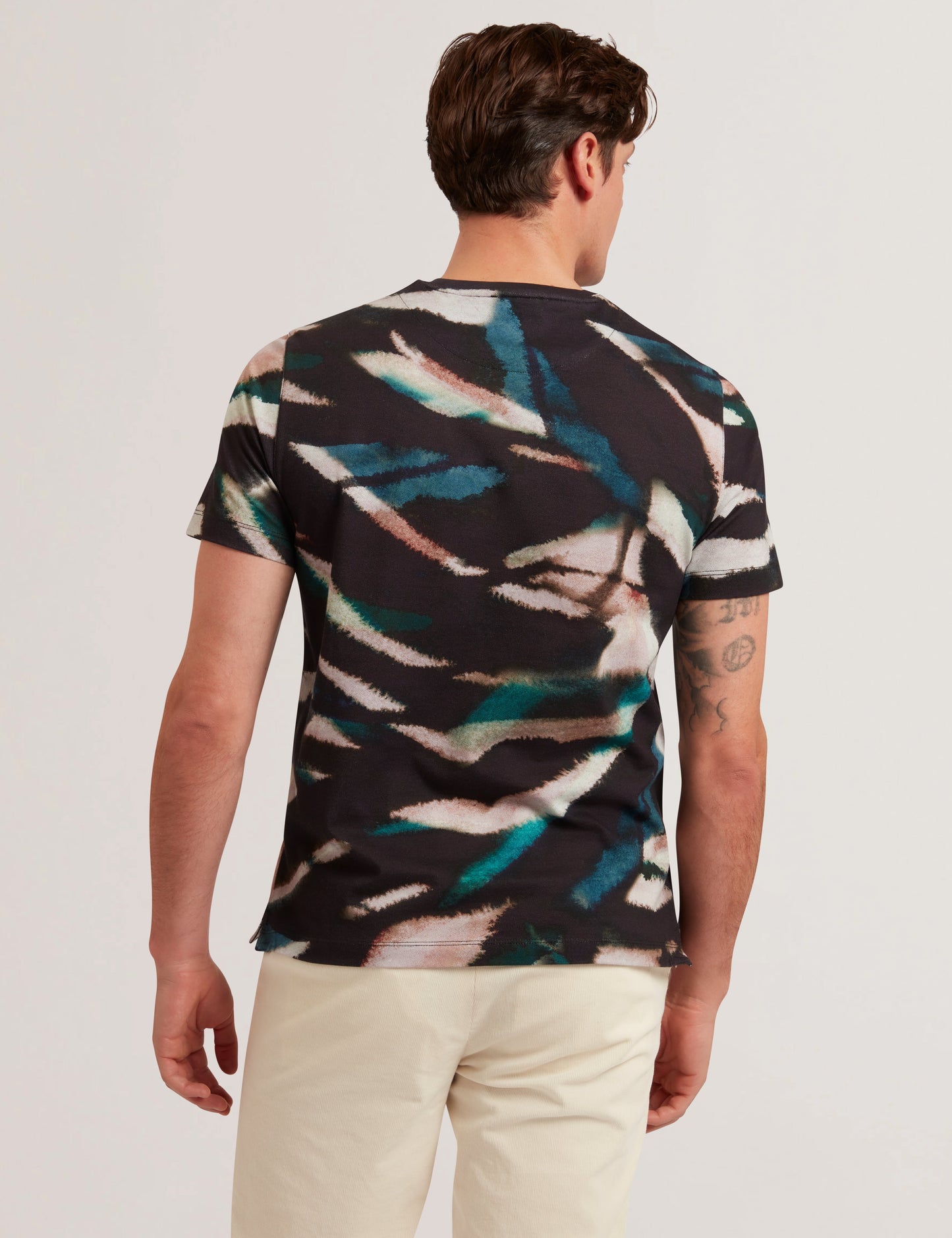 Men's WILSDOR-SS All-Over Leaf Printed T-Shirt