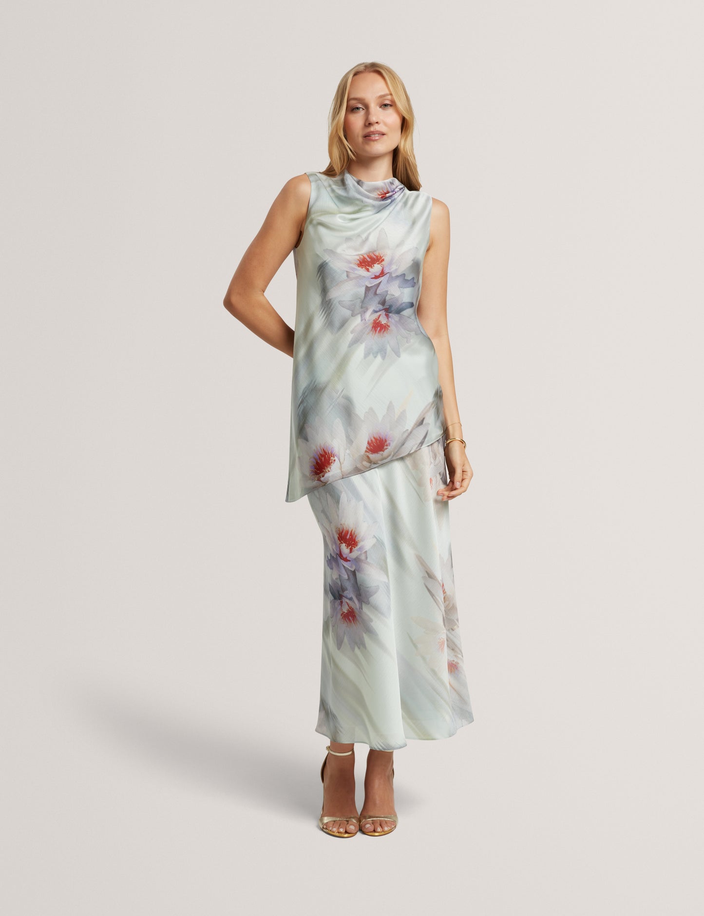 KEELYNN: Printed Drape Neck Top