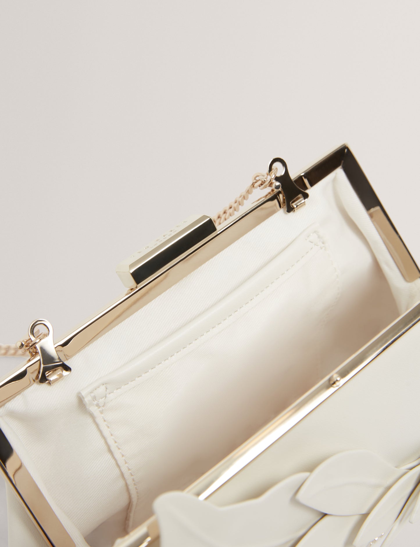 FLLORIA: Floral Applique Detail Clutch