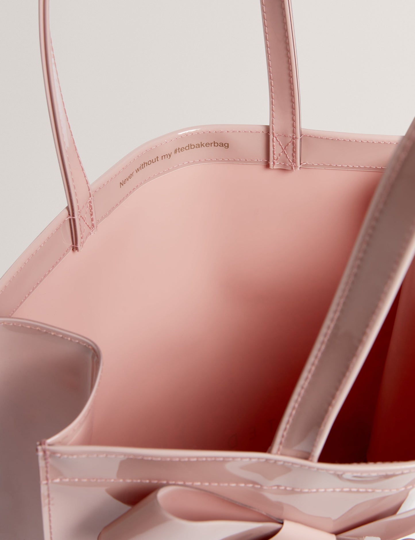 NICONNA: Bow Detail Large Icon Bag
