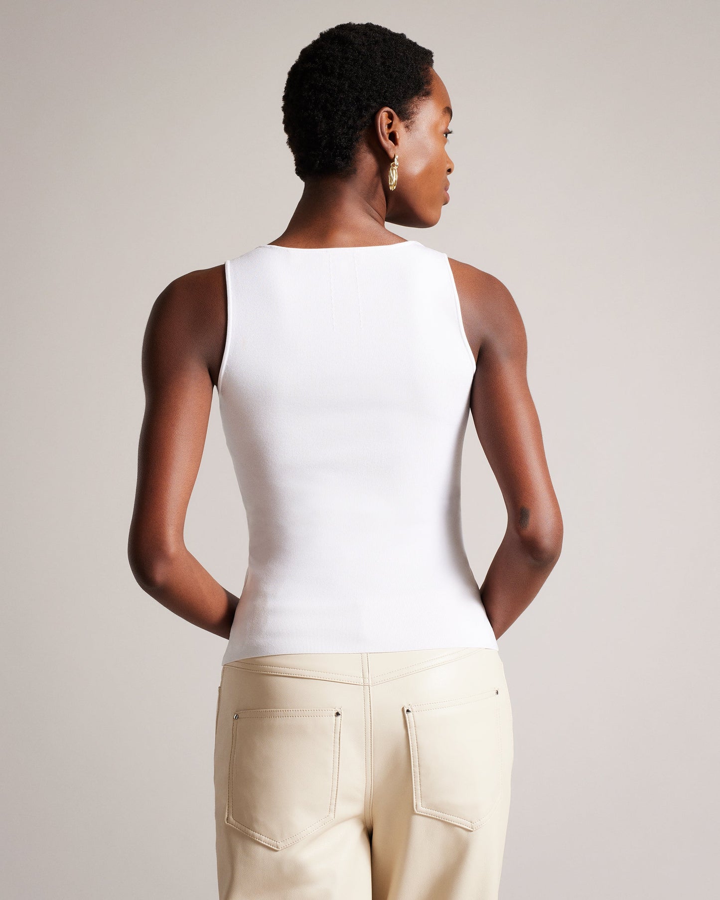 Women's Sarhaa-Knitted V Neck Fitted Vest White