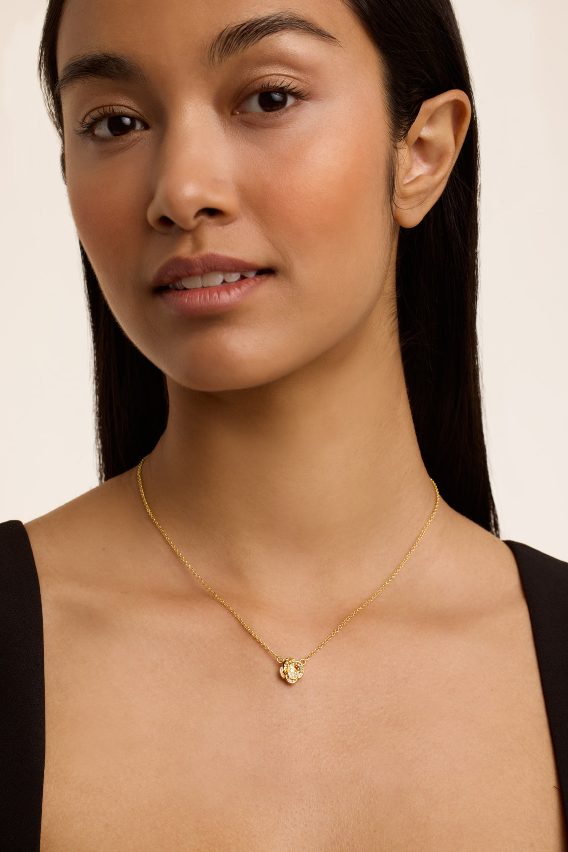 Women's Florita Gold Crystal Flower Pendant Necklace